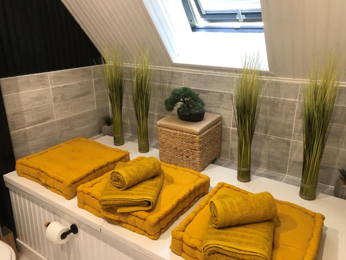 Grande Chambre Familiale Jaune Tout Bonnement Bien Putot-en-Auge Kültér fotó
