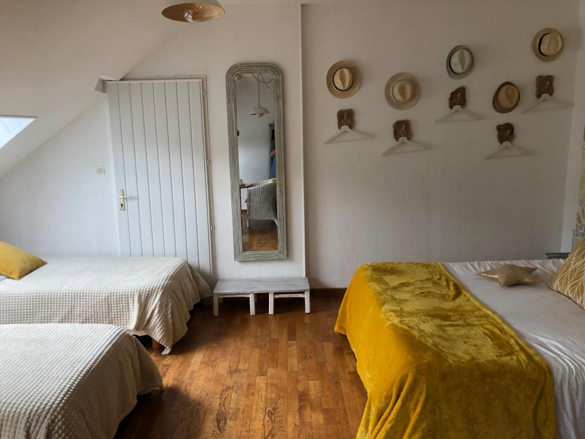 Grande Chambre Familiale Jaune Tout Bonnement Bien Putot-en-Auge Kültér fotó
